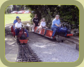 Simultaneous running on both track in Victoria Rosehill Park